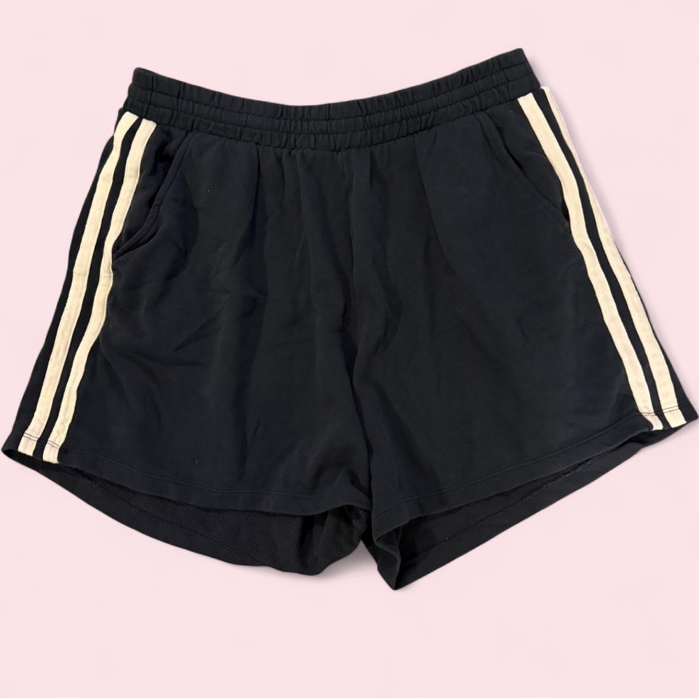 Old Navy Navy Stripe Athletic Shorts – Size L